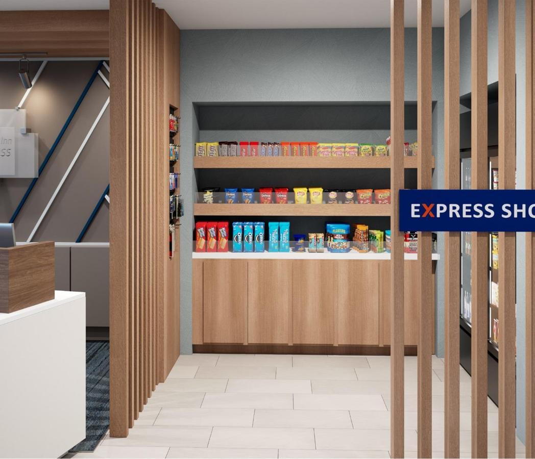 Express & - Austin - By Ihg Hotel 3*